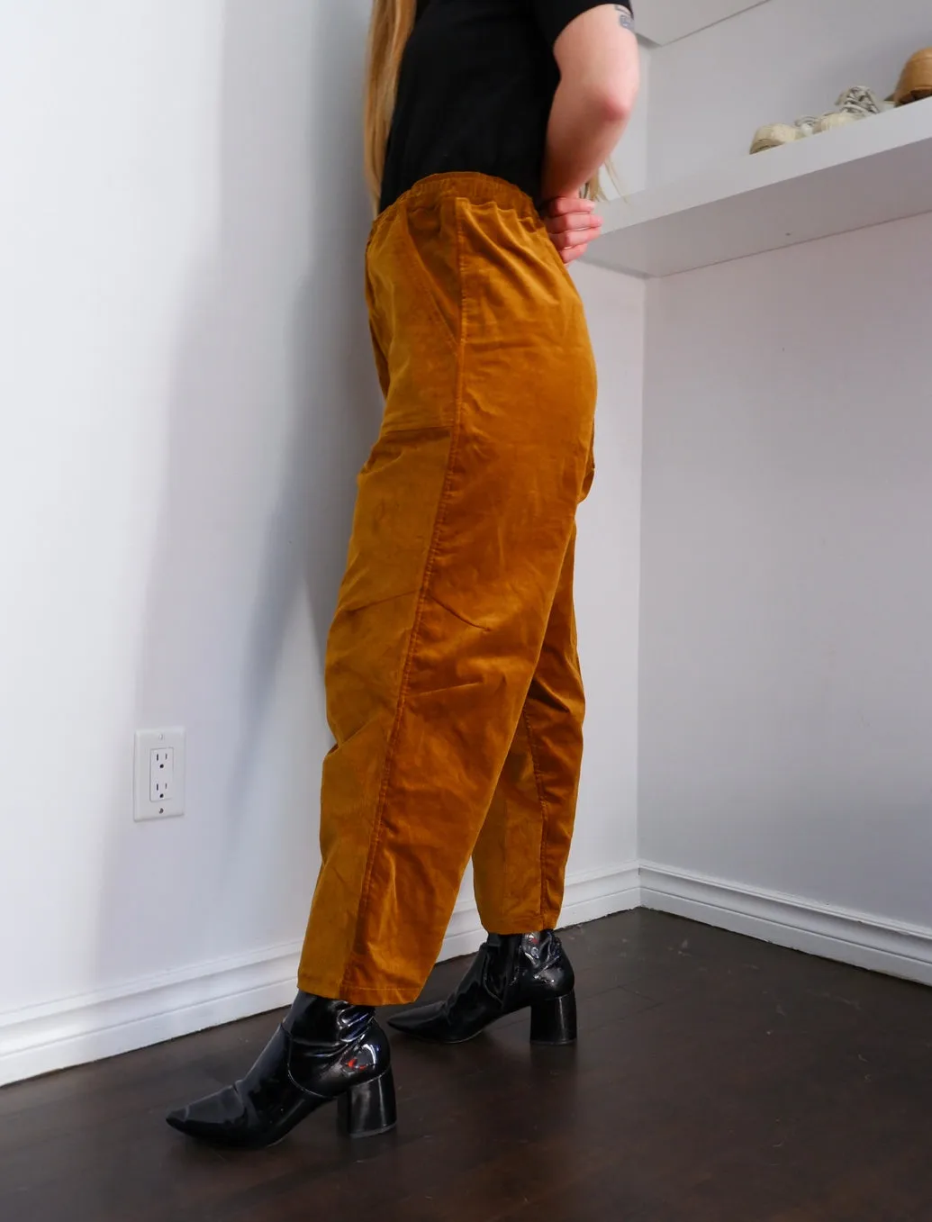 A Bronze Age Two-Toned Gold & Bronze Corduroy Pants - S