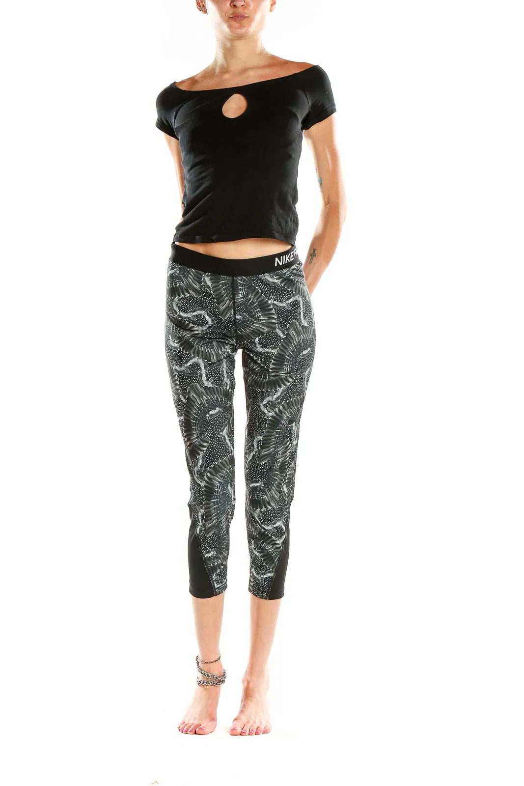 Black and Gray Patterned Capri Leggings