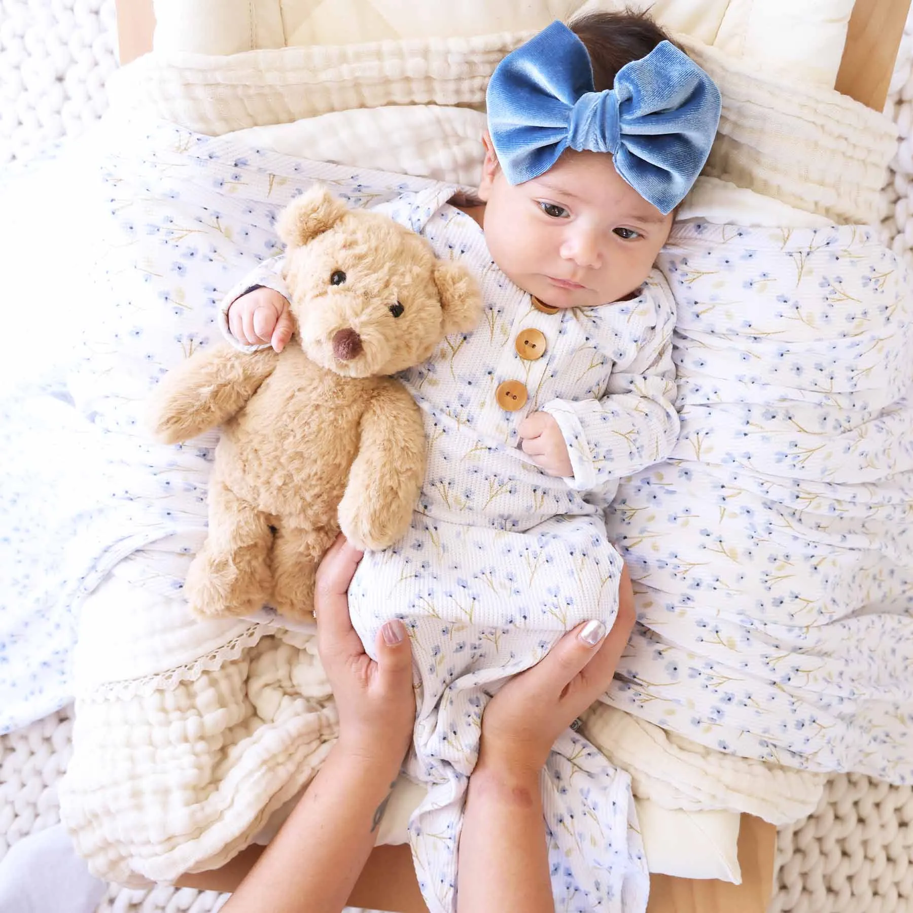 Blake's Blooms Waffle Bamboo Newborn Baby Knot Gown & Hat Set