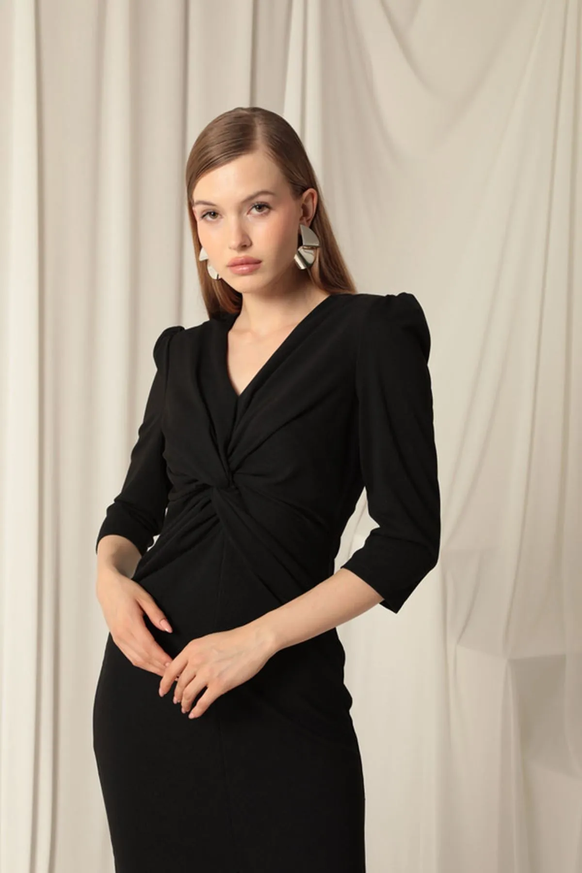 KKT Atlas Crepe Fabric Front Twist Detail Women's Black Dress - Caerphilly
