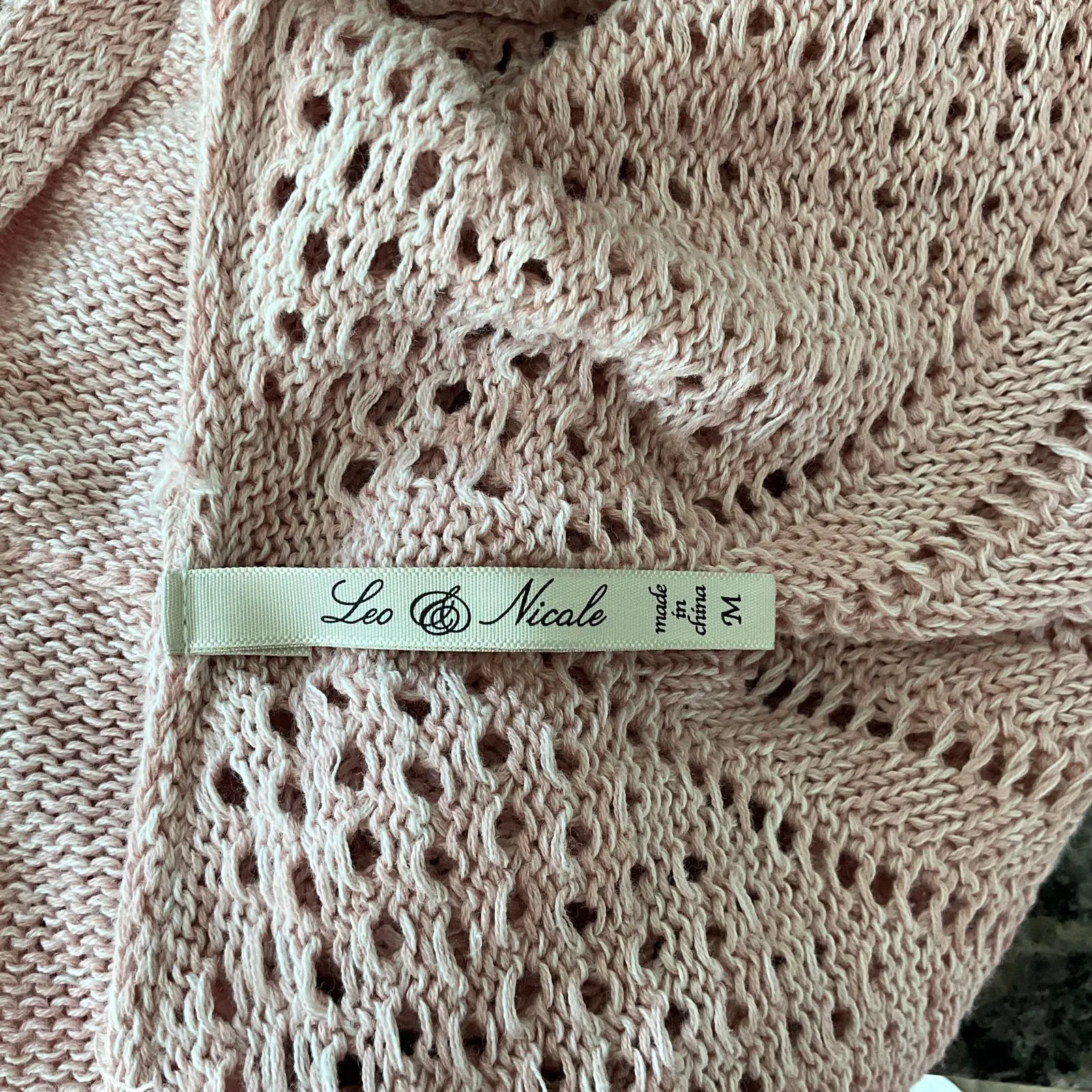 Leo & Nicole Women's Sweater Cardigan Plunge Pink Color Sz M Pre-Owned